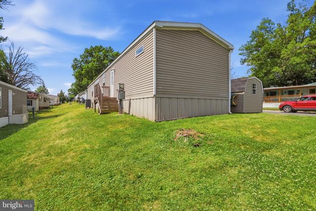 196 SHAWNEE AVE, Dover, PA 17315
