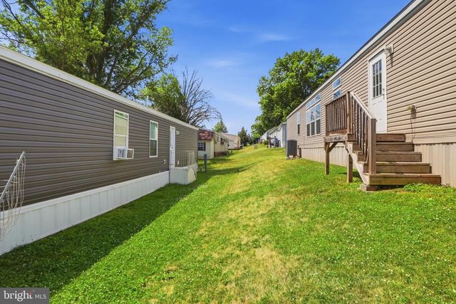 196 SHAWNEE AVE, Dover, PA 17315