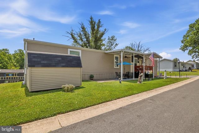 196 SHAWNEE AVE, Dover, PA 17315