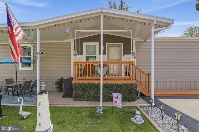 196 SHAWNEE AVE, Dover, PA 17315