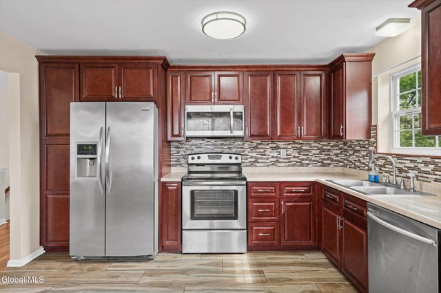 1822 Avenue B, Watervliet, NY 12189