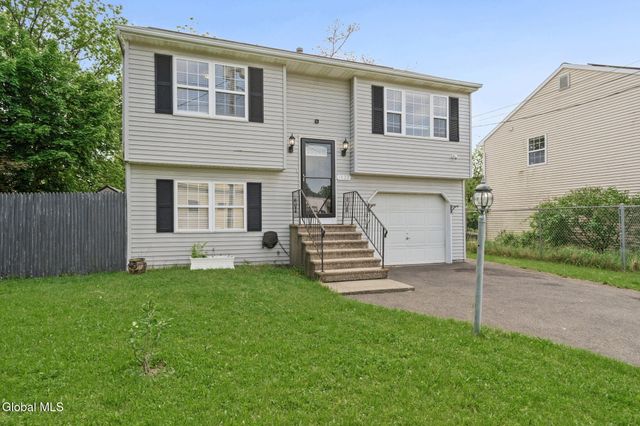 1822 Avenue B, Watervliet, NY 12189