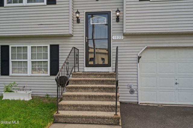 1822 Avenue B, Watervliet, NY 12189
