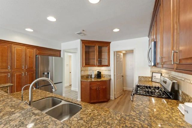 1831 Monserrat Way, Vista, CA 92081