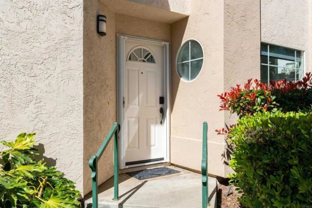 1831 Monserrat Way, Vista, CA 92081