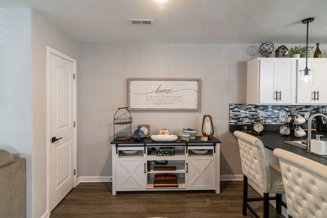 217 Woodland Valley Ln, Clarksville, TN 37040
