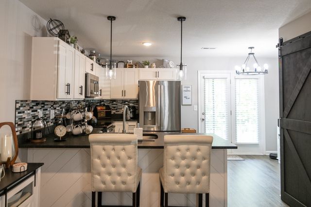 217 Woodland Valley Ln, Clarksville, TN 37040