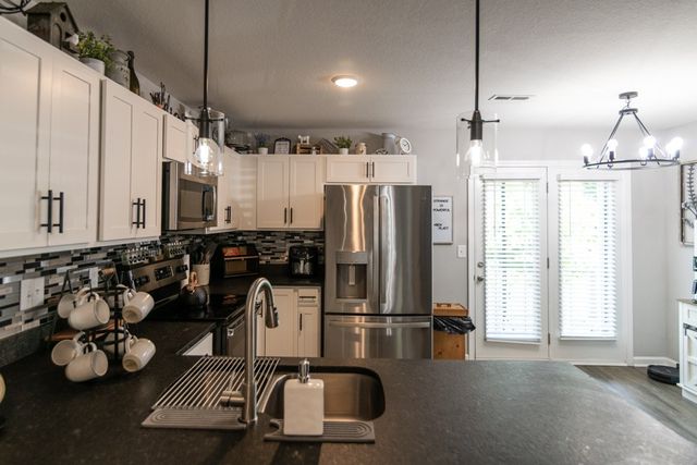 217 Woodland Valley Ln, Clarksville, TN 37040