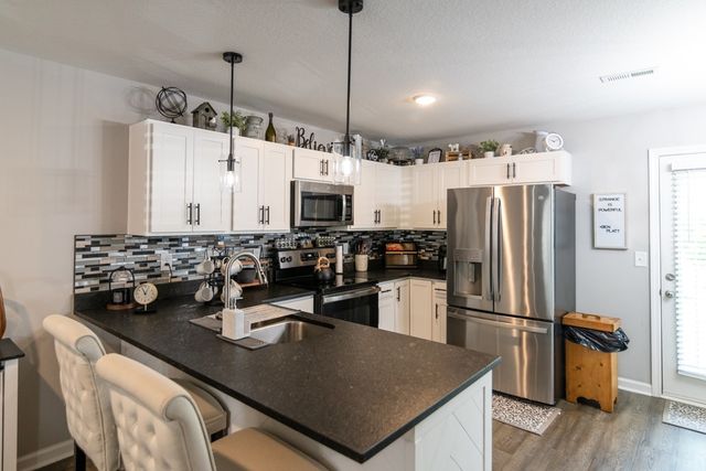 217 Woodland Valley Ln, Clarksville, TN 37040
