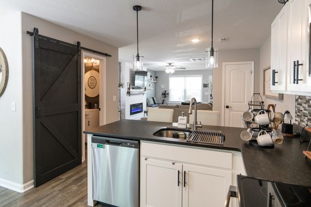 217 Woodland Valley Ln, Clarksville, TN 37040