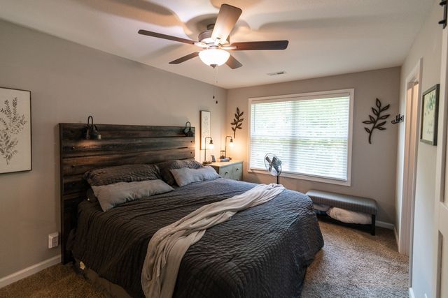 217 Woodland Valley Ln, Clarksville, TN 37040