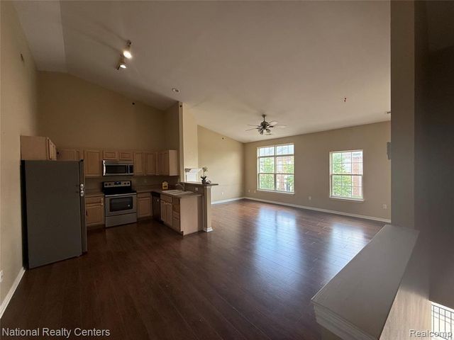 14586 Vauxhall Drive, Sterling Heights, MI 48313