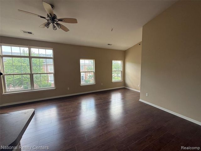 14586 Vauxhall Drive, Sterling Heights, MI 48313