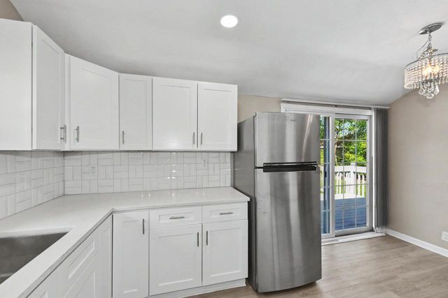 6715 N 78th STREET, Milwaukee, WI 53223