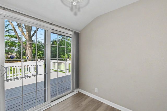 6715 N 78th STREET, Milwaukee, WI 53223