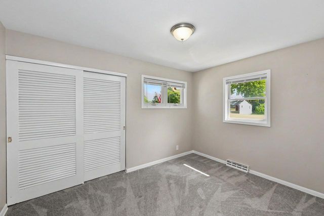 6715 N 78th STREET, Milwaukee, WI 53223