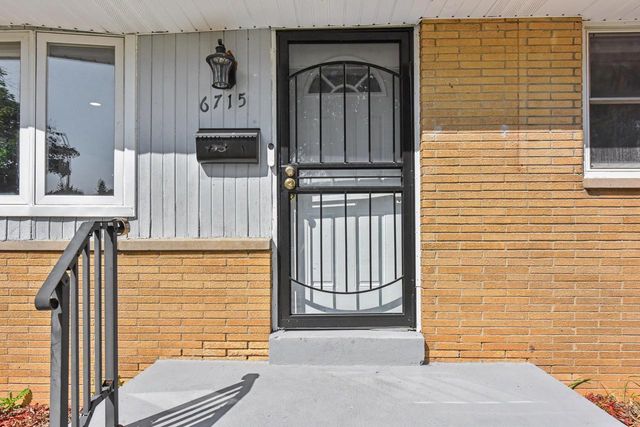 6715 N 78th STREET, Milwaukee, WI 53223