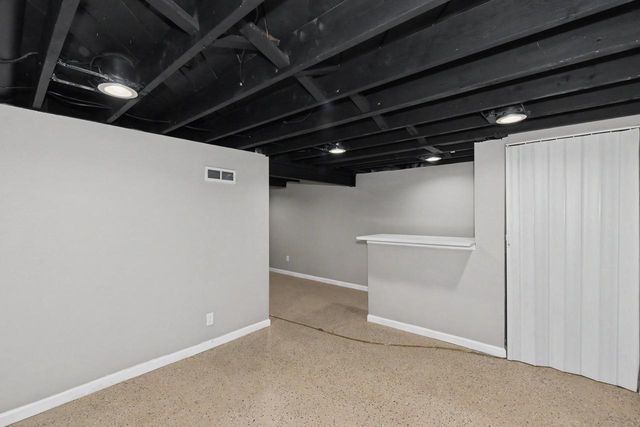 6715 N 78th STREET, Milwaukee, WI 53223