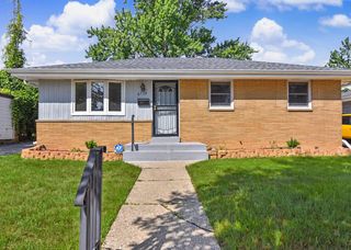 6715 N 78th STREET, Milwaukee, WI 53223
