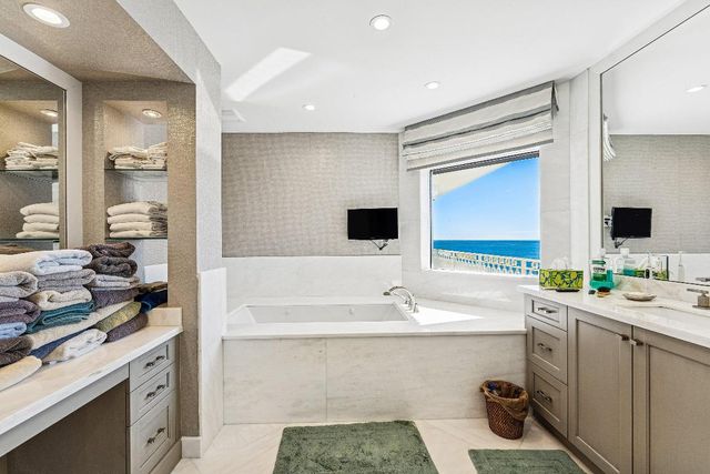 19950 Beach Road 7s, Jupiter, FL 33469