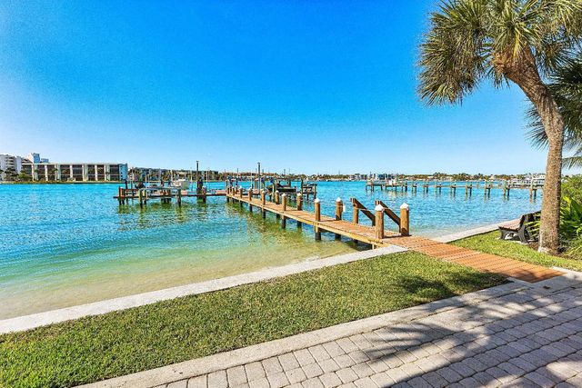 19950 Beach Road 7s, Jupiter, FL 33469