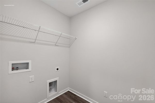 1445 7th Street Drive NE, Hickory, NC 28601