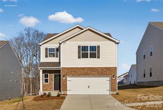 1445 7th Street Drive NE, Hickory, NC 28601