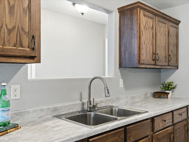 5720 Frisco Avenue, Forest Hill, TX 76119