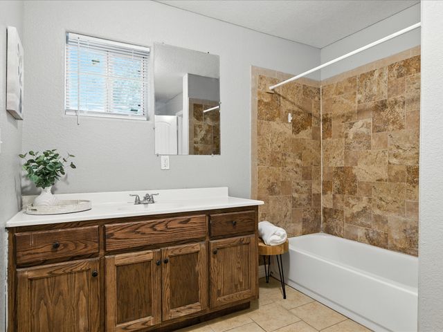 5720 Frisco Avenue, Forest Hill, TX 76119