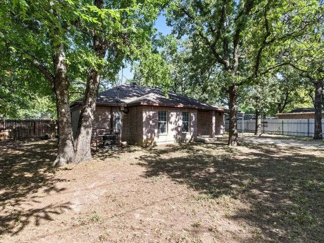 5720 Frisco Avenue, Forest Hill, TX 76119