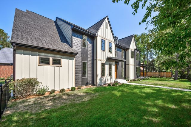 809 Lenox Road, Glenview, IL 60025