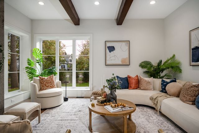 809 Lenox Road, Glenview, IL 60025