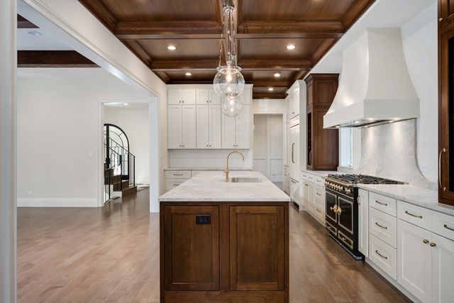 809 Lenox Road, Glenview, IL 60025