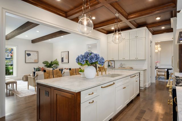 809 Lenox Road, Glenview, IL 60025