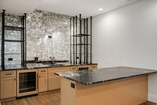 809 Lenox Road, Glenview, IL 60025