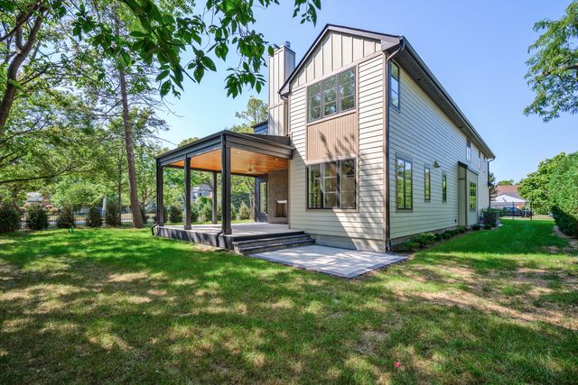 809 Lenox Road, Glenview, IL 60025