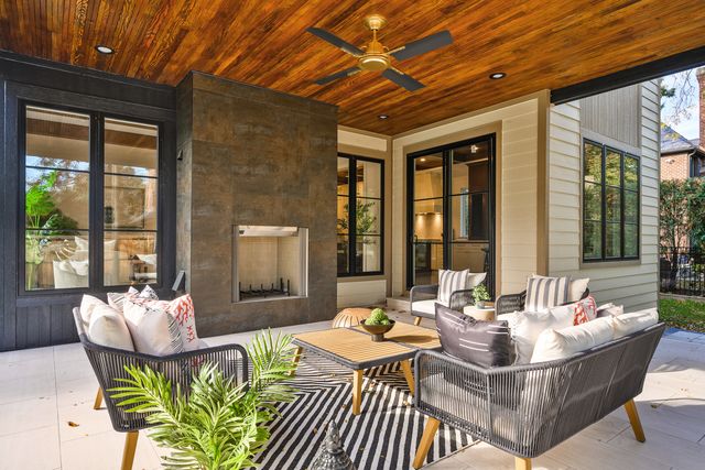 809 Lenox Road, Glenview, IL 60025