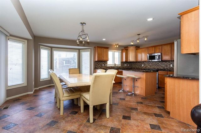 49683 Yale Drive, Macomb, MI 48044