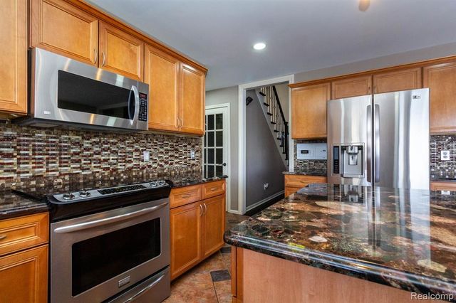 49683 Yale Drive, Macomb, MI 48044