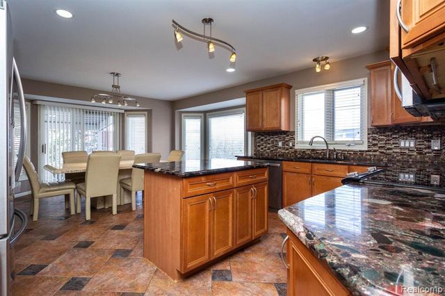 49683 Yale Drive, Macomb, MI 48044