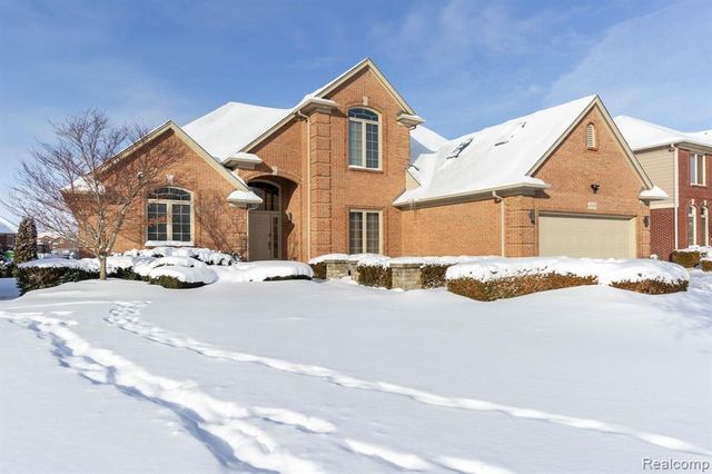 49683 Yale Drive, Macomb, MI 48044