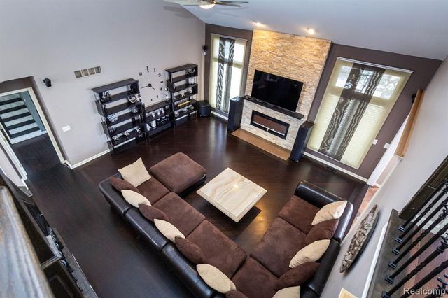 49683 Yale Drive, Macomb, MI 48044