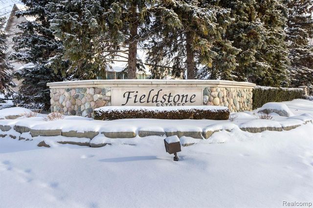 49683 Yale Drive, Macomb, MI 48044