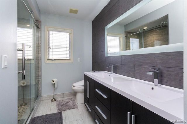 49683 Yale Drive, Macomb, MI 48044