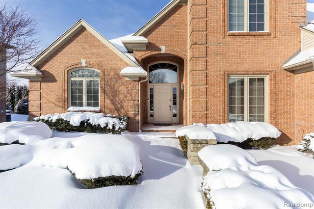 49683 Yale Drive, Macomb, MI 48044