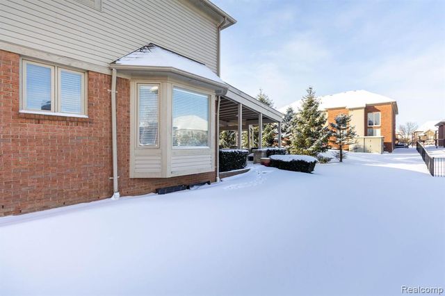 49683 Yale Drive, Macomb, MI 48044