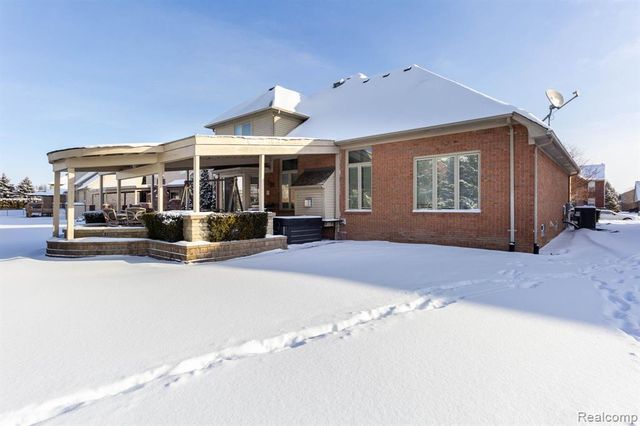 49683 Yale Drive, Macomb, MI 48044