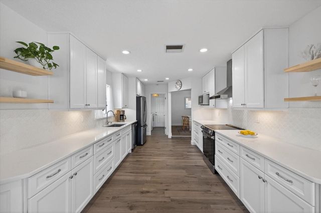 4042 PERRY PLACE, New Port Richey, FL 34652