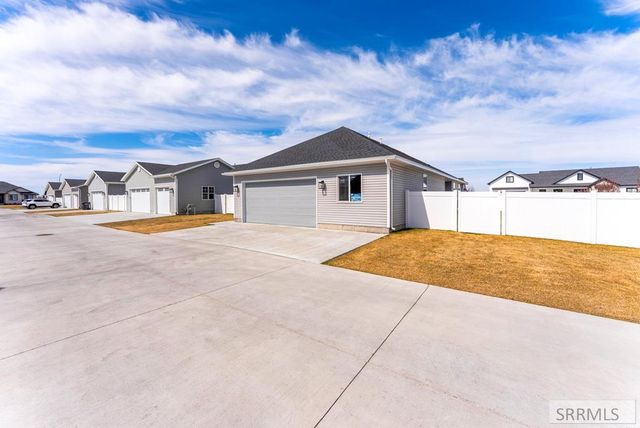 1962 Autumn Lane, Idaho Falls, ID 83404