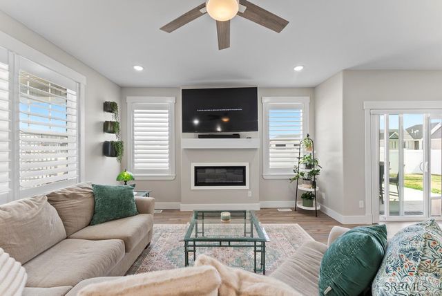 1962 Autumn Lane, Idaho Falls, ID 83404